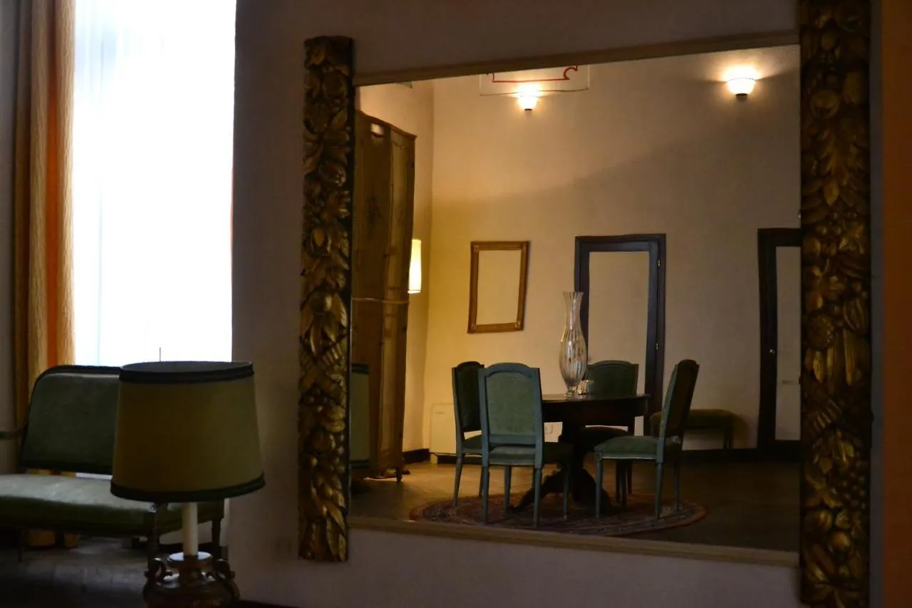 Castello Di Compiano Hotel Relais Museum 4*,