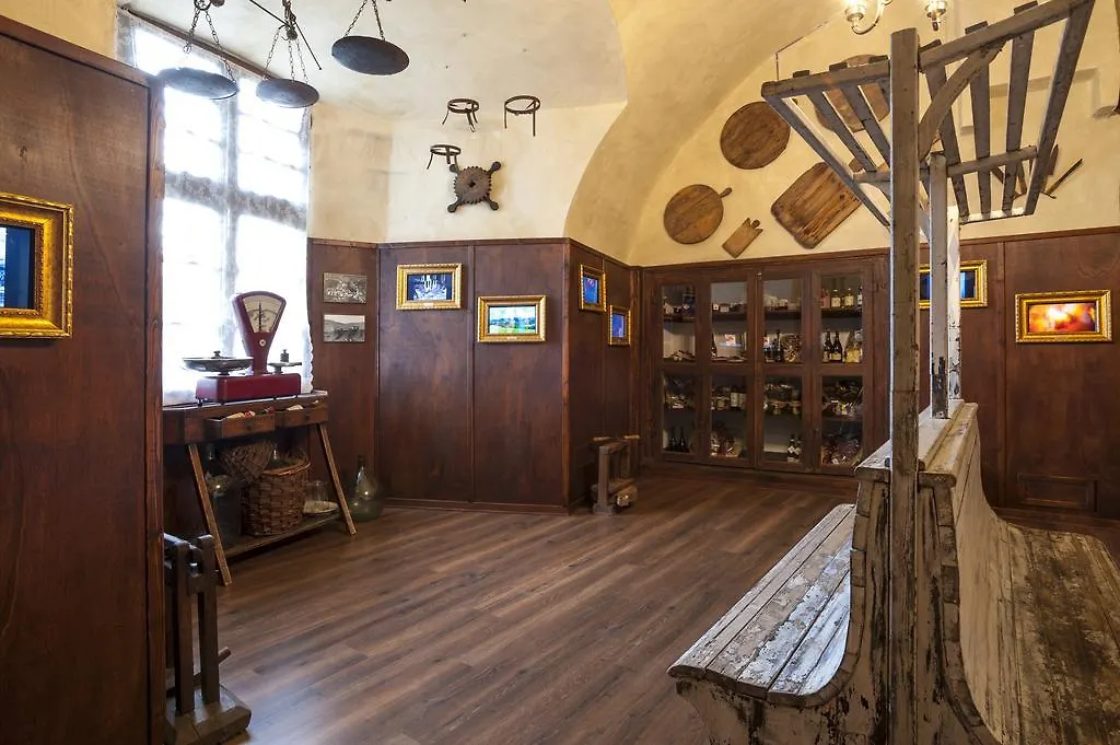 Castello Di Compiano Hotel Relais Museum Italy